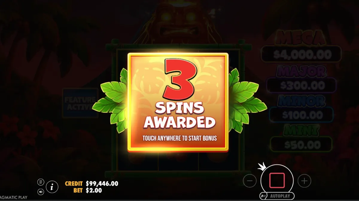 Interface do slot Super Tiki Strike com tema tropical e grade 3x3